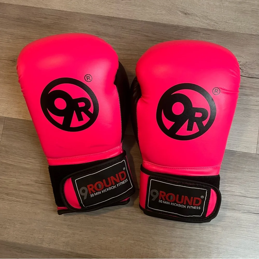 ❤️ 9Round Boxing Gloves and Wraps